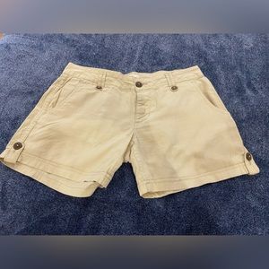 Women’s linen Mountain Khaki shirts size 2